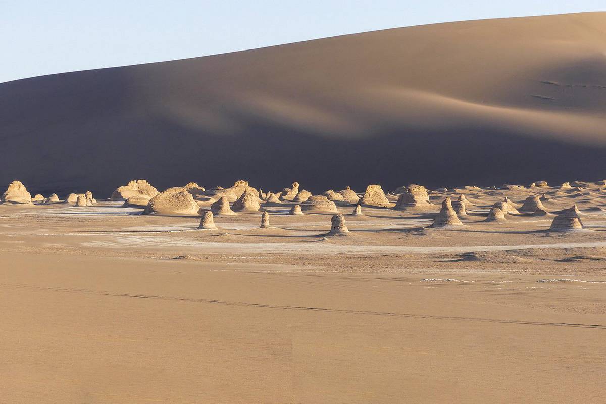 Kerman-Shahdad-Desert-Photo by Travelling Hawajia